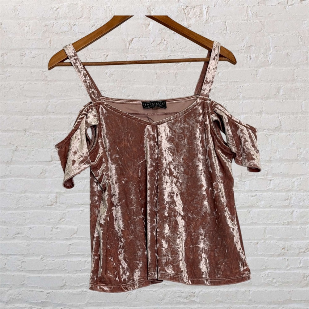 Bagatelle Collection Pink Crushed Velvet‎ Cold Shoulder Top Womens Medium